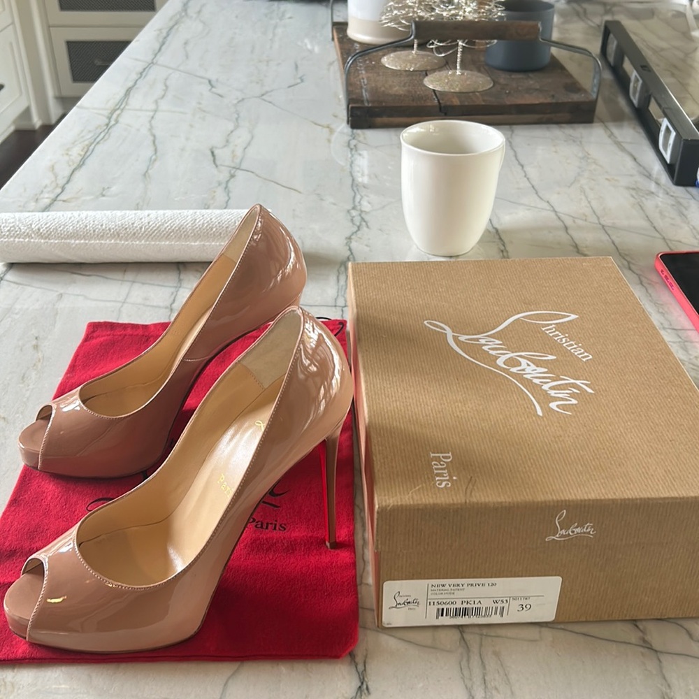 Christian Louboutin New Very Prive 120 Nude size 39